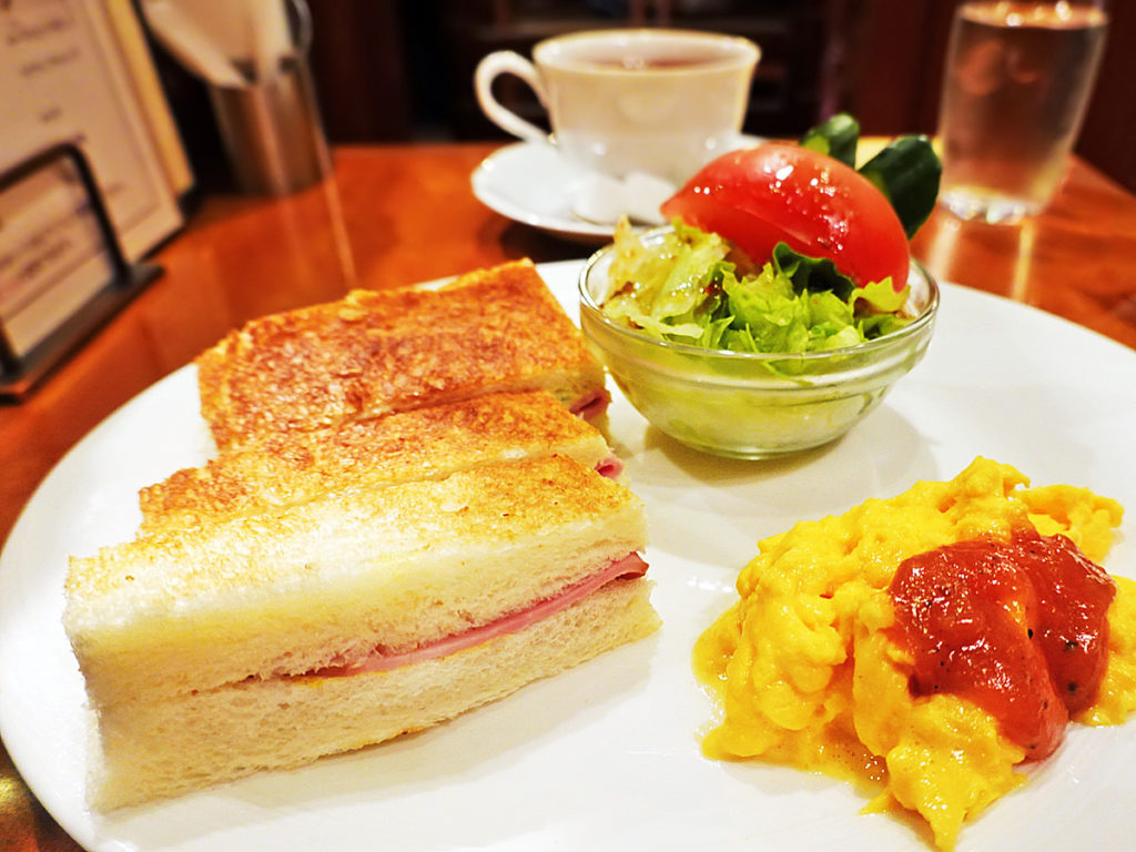 京都嵐山にある喫茶店「コーヒーショップヤマモト」のモーニングメニューの写真