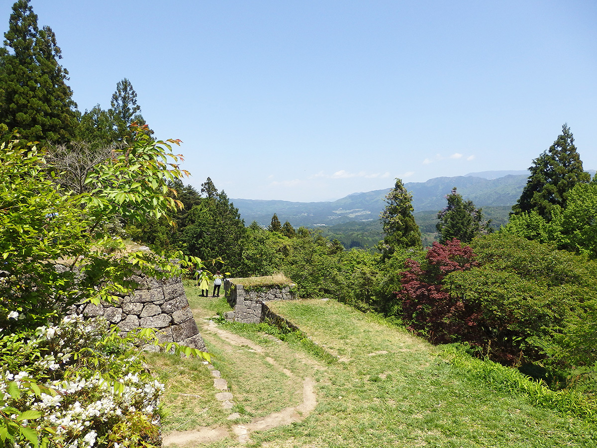 岐阜県恵那市にある観光名所「岩村城跡」の風景