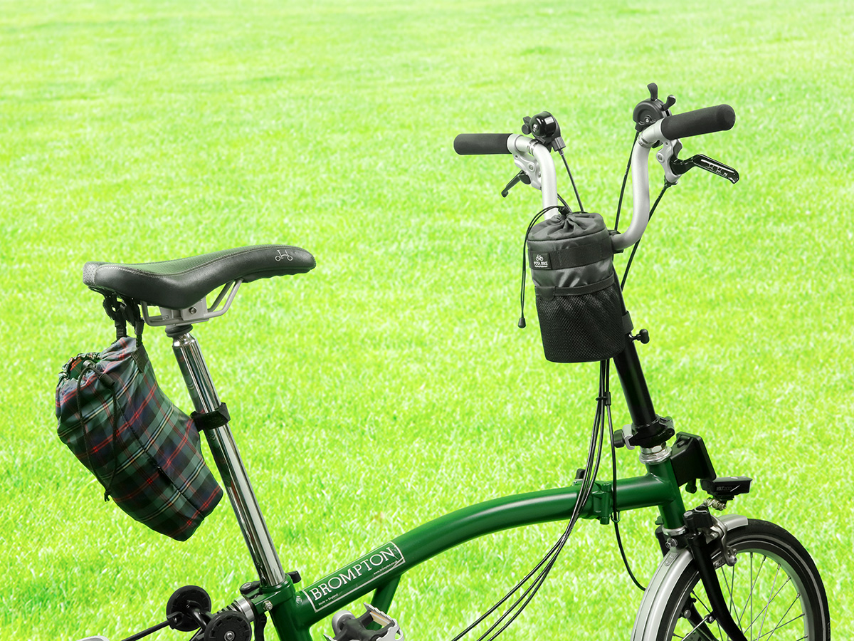POTA BIKE ハンドルステムポーチ2を折りたたみ自転車BROMPTONに装着した写真